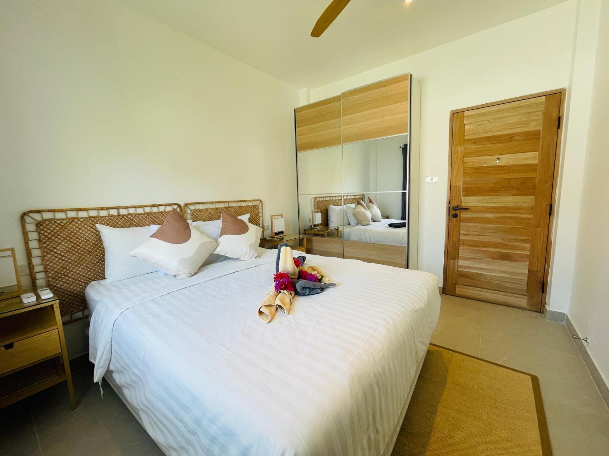 Baan Saint-Tropez Seaview Villas Kata Beach Exterior foto