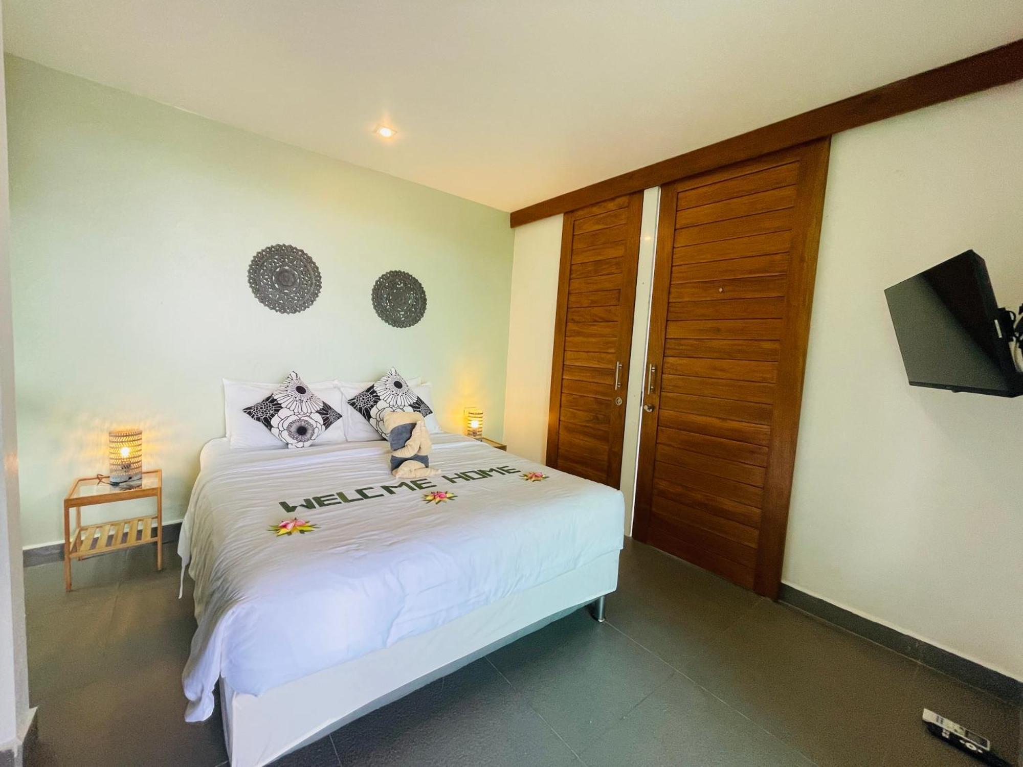 Baan Saint-Tropez Seaview Villas Kata Beach Exterior foto