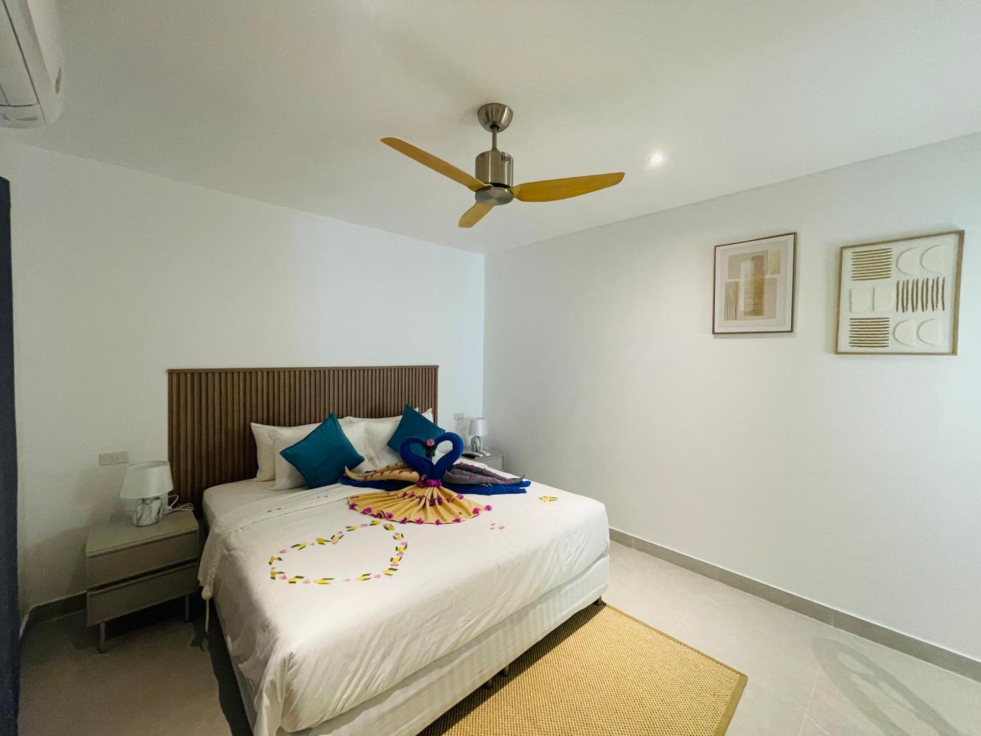 Baan Saint-Tropez Seaview Villas Kata Beach Exterior foto